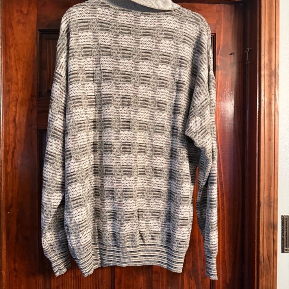 Vinyl Gray Patterned Men's Sweater - Picture 3 of 3